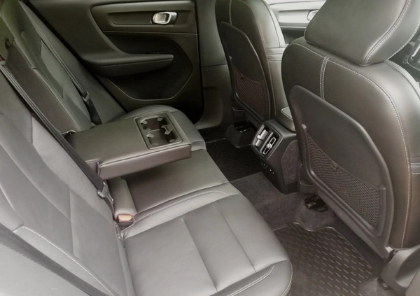 Volvo XC 40 cena 109000 przebieg: 205000, rok produkcji 2019 z Opoczno małe 781